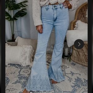 143 Story Flare Jeans